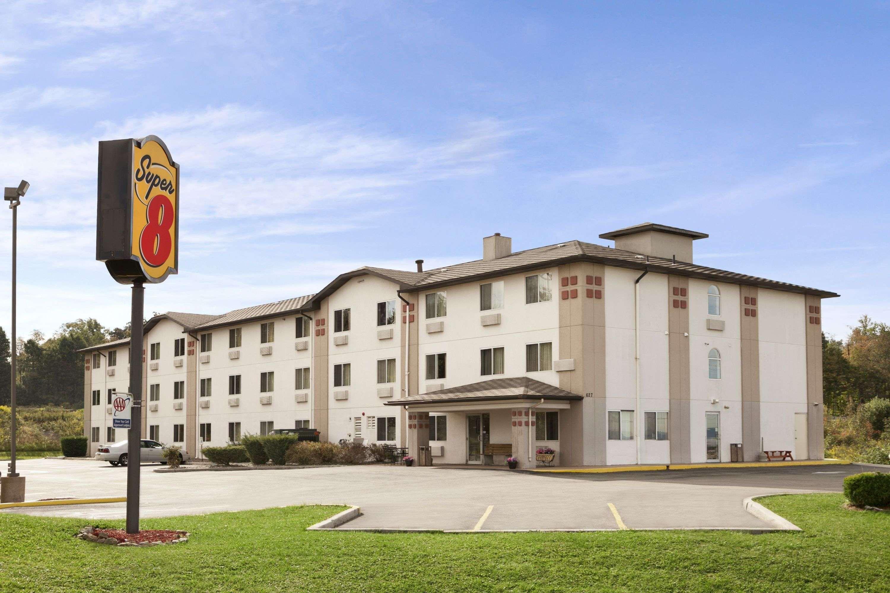 Super 8 By Wyndham Johnstown Hotel Exterior photo